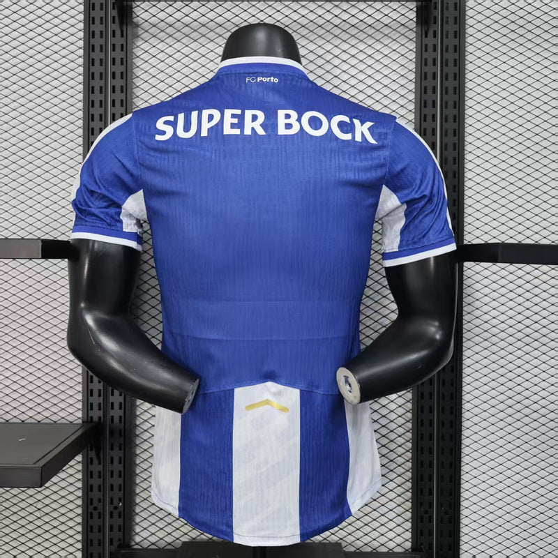25-26 Porto home