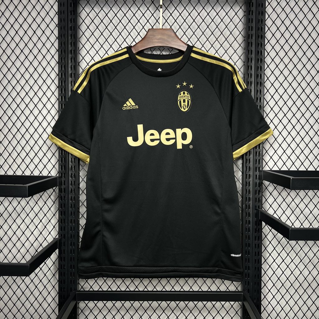 Juventus 2015/16 Third Away